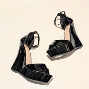 ShuShop Wedge Heel Glossy Black Open Toe Sandals Size 7.5